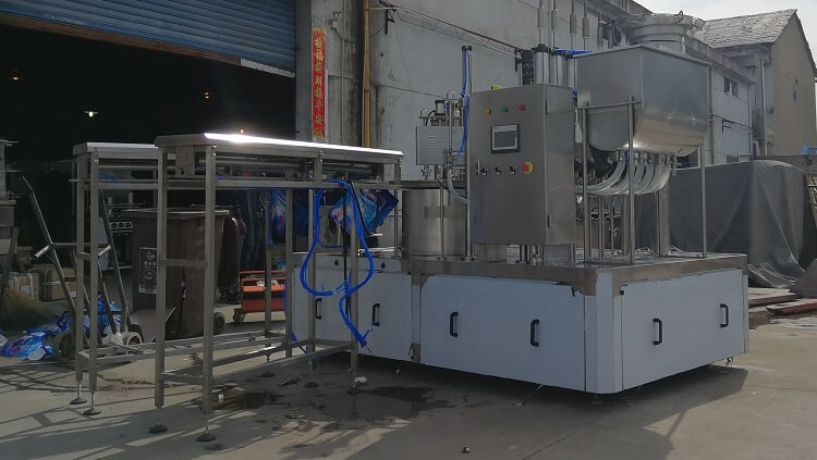 march 8, 2019，zld-2a automatic spout pouch filling capping machine for 2 liter